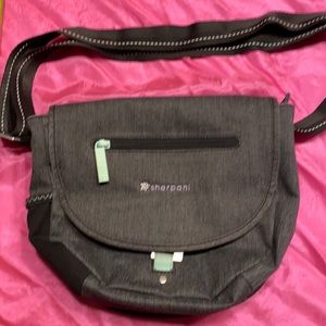 Sherpani purse